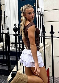 Laura Frlickova image 3 of 3
