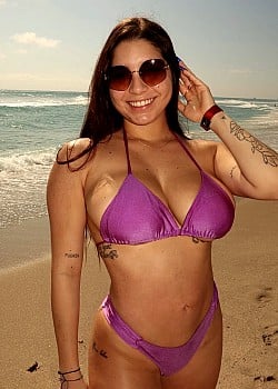 Laura Gomez image 4 of 4