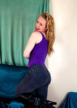 Laura Kaye image 2 of 4