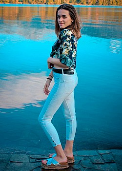Laura Lago image 2 of 4