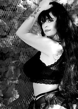 Laura Lau image 4 of 4