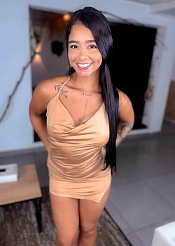 Laura Palermo image 2 of 2