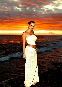 Lauramjj image 3 of 4