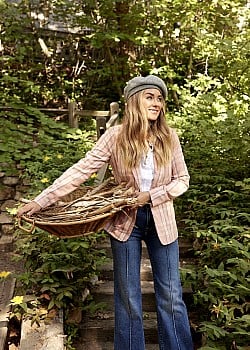 Lauren Conrad image 3 of 4