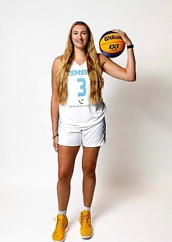 Lauren Cox image 4 of 4