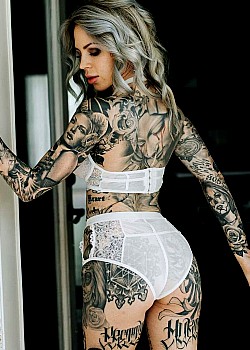 Lauren Hebert image 2 of 2