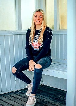 Lauren Hemp image 2 of 3