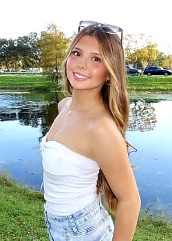 Lauren Isabella image 4 of 4