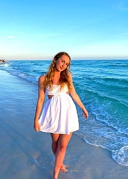 Lauren Sanden image 2 of 3