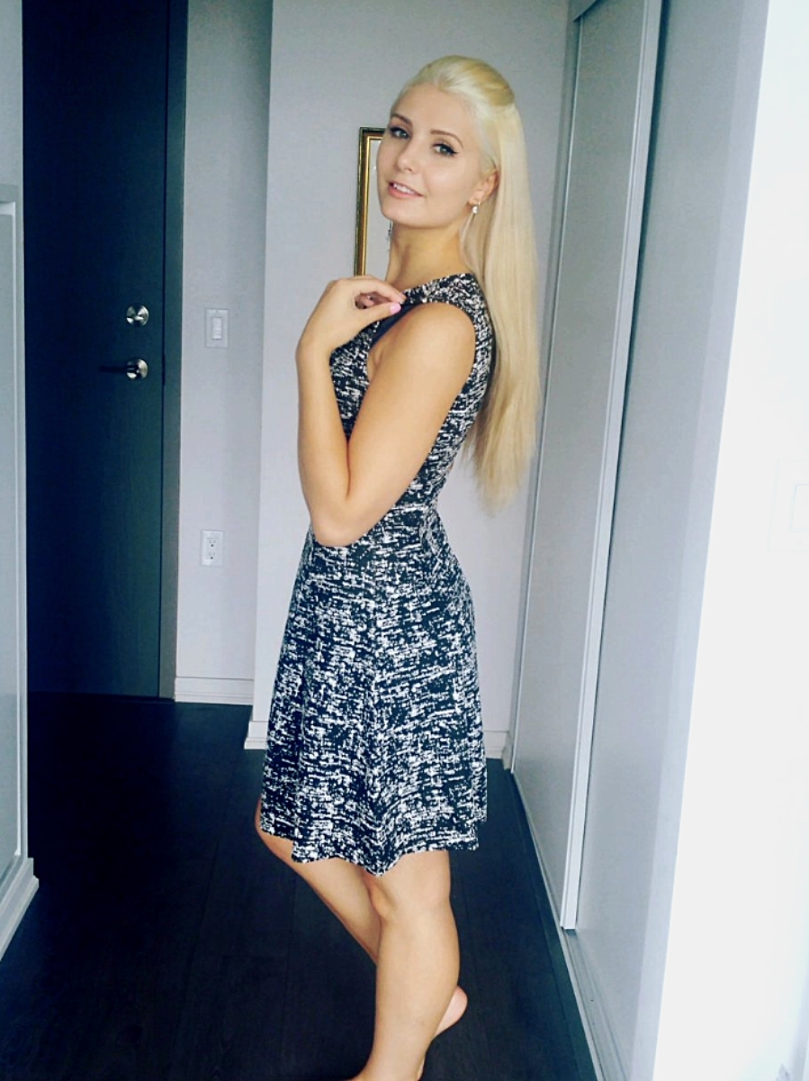 Lauren Southern - Free pics, galleries & more at Babepedia