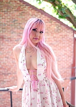 Layla Lockhart image 2 of 2