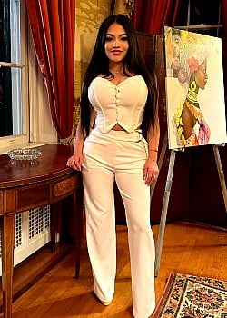 Laysy Saravia image 2 of 2