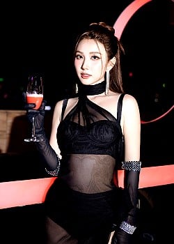 Le Thi Thanh image 3 of 4