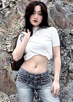 Le Trinh image 3 of 4