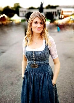 Lea Kalbhenn image 4 of 4