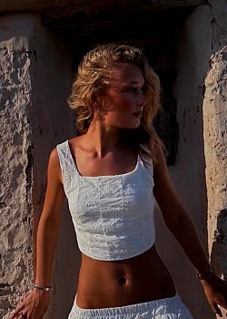 Lea Noor Golis image 2 of 2