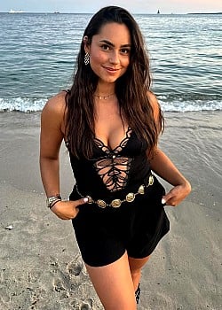 Lea Pastore image 4 of 4