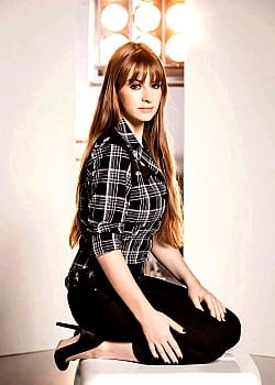 Lea Rue image 3 of 3