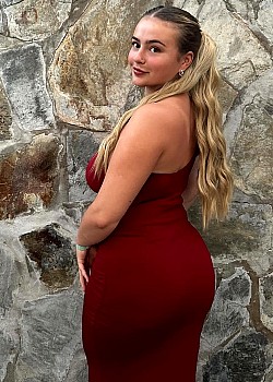 Leah De Rosa image 2 of 2