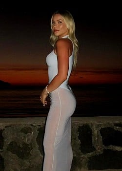 Leah Van Vleet image 1 of 4