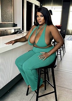 Leanna Cymone image 2 of 4