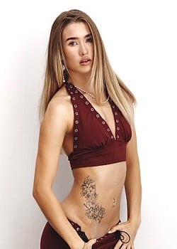 Leanne Overton image 3 of 4