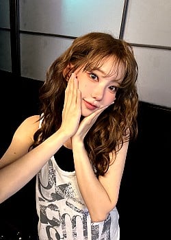 Lee Ah-hee image 2 of 2