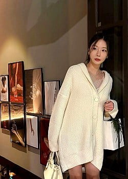 Lee Bo-seong image 2 of 2