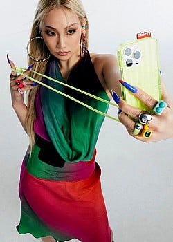 Lee Chae-rin image 3 of 4