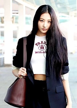 Lee Ga-won image 1 of 2
