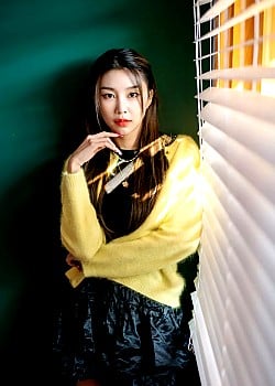Lee Hye Bin image 2 of 4