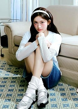 Lee Hyun-seo image 3 of 3