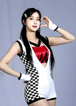Lee Ju-eun image 1 of 2