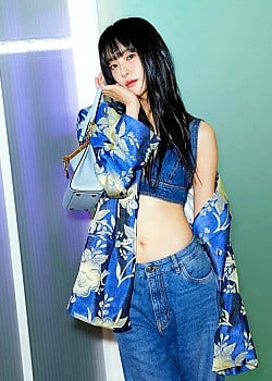 Lee Ju-yeon image 2 of 3