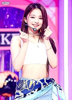 Lee Na-gyung image 1 of 2