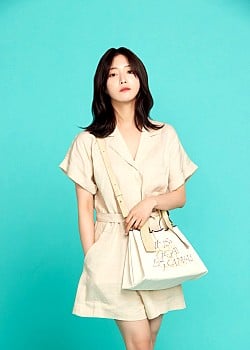 Lee Se-young image 2 of 2
