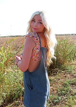 Leecie Paige image 4 of 4
