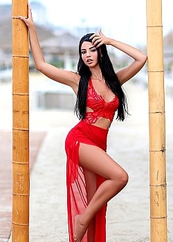 Leila Kraja image 1 of 2