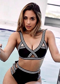 Leli Hernandez image 3 of 4