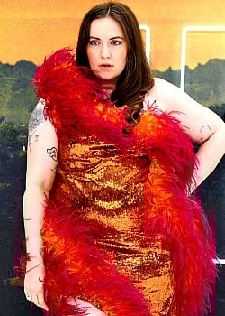 Lena Dunham image 3 of 4