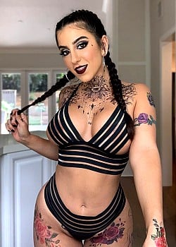 Lena The Plug image 3 of 4