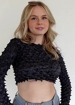 Leni Marie image 2 of 2