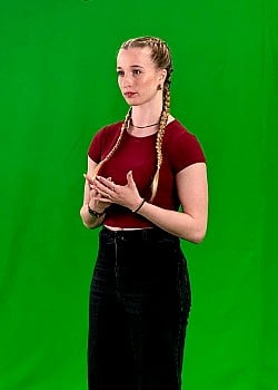 Leonie Moll image 2 of 3