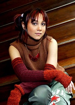 Leslie (singer) image 1 of 1