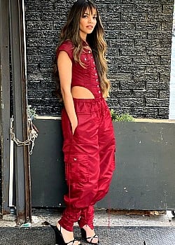 Leslie Grace image 2 of 4