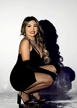 Leslie Rios image 1 of 3