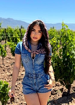 Lesly Twin image 2 of 4