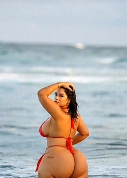 Leticia Silva image 4 of 4