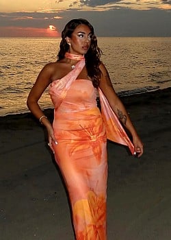 Letizia Pone image 3 of 4