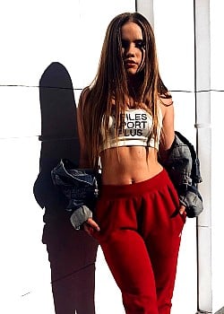Lexee Smith image 3 of 4